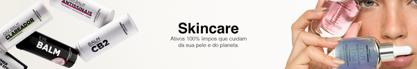 Simple Organic: Categoria Skincare - O skincare, traduzido do inglês como "cuidados com a pele", consiste numa rotina de cuidados diários para manter a pele saudável.A rotina de skincare se inicia com a aplicação de sabonetes e espumas, para higienizar a pele, e seguem com tônico facial, soluções, séruns, hidratantes e óleos, para então finalizar com filtro solar. Também há produtos de cuidado extra, como desodorante e booster. Os produtos geralmente são escolhidos de acordo com as necessidades de cada pele, variando entre pele oleosa, pele acneica, pele madura, pele com manchas, pele seca e pele sensível. Mesmo dentro dessas categorias, cada pele possui as suas particularidades e pede por cuidados específicos, então sempre aconselhamos a consulta com o médico dermatologista. Uma boa rotina de cuidados com a pele garante brilho, hidratação, viço, firmeza, proteção e saúde. Nós levamos isso até você através de uma beleza limpa, natural, vegana, orgânica e sustentável.