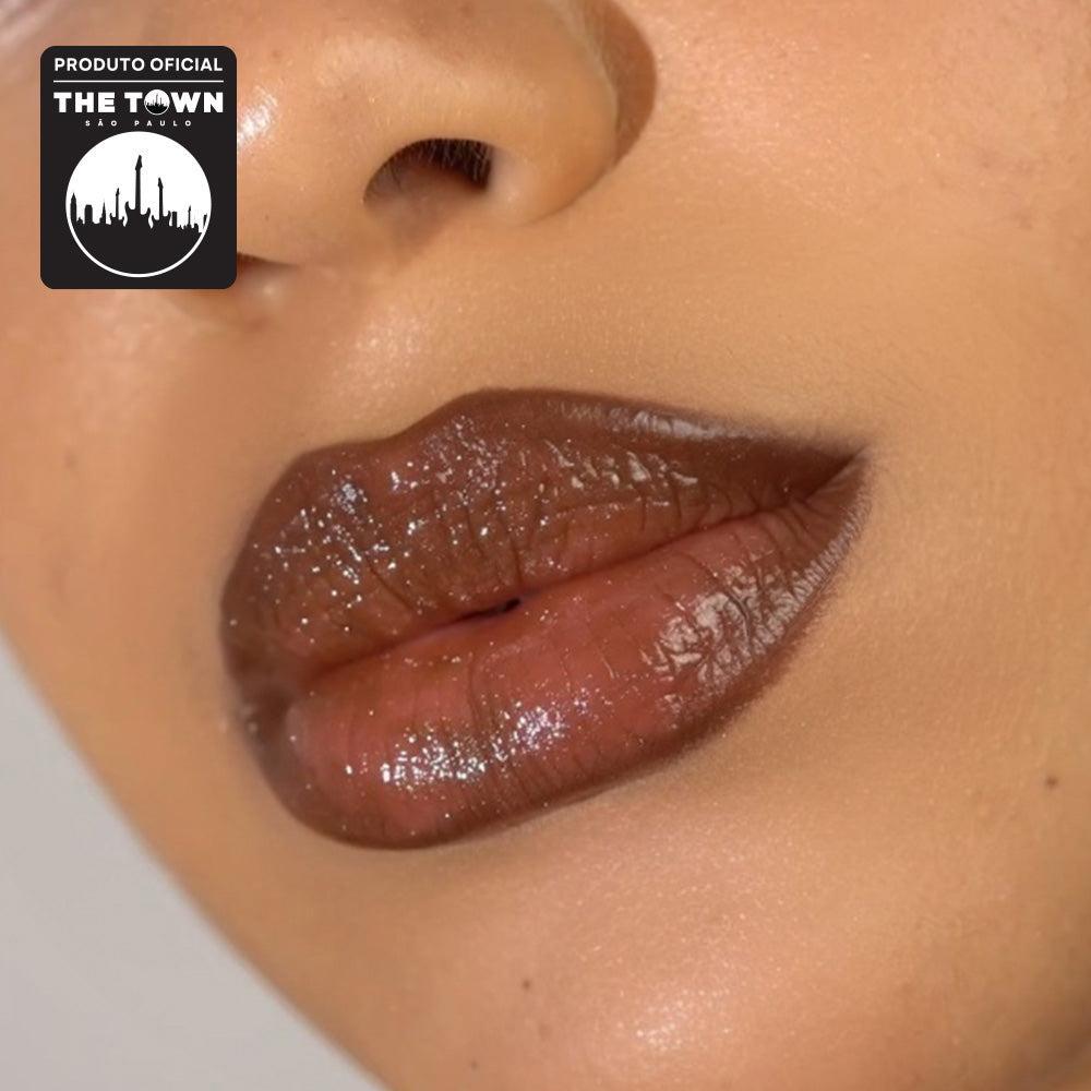 Lip Gloss Glow The Town em promoção! Veja a oferta e mais achadinhos de Gloss 5 Hoje é o melhor dia para comprar Lip Gloss Glow The Town com aquele preço maroto! Promoção! Aproveite a oferta! 5